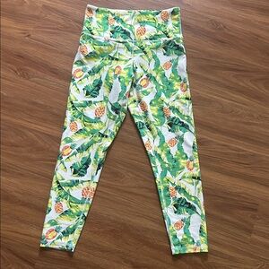 WILDFOX Sweat Active Pineapple Tropical Print Hawaiian Leggings. Size L